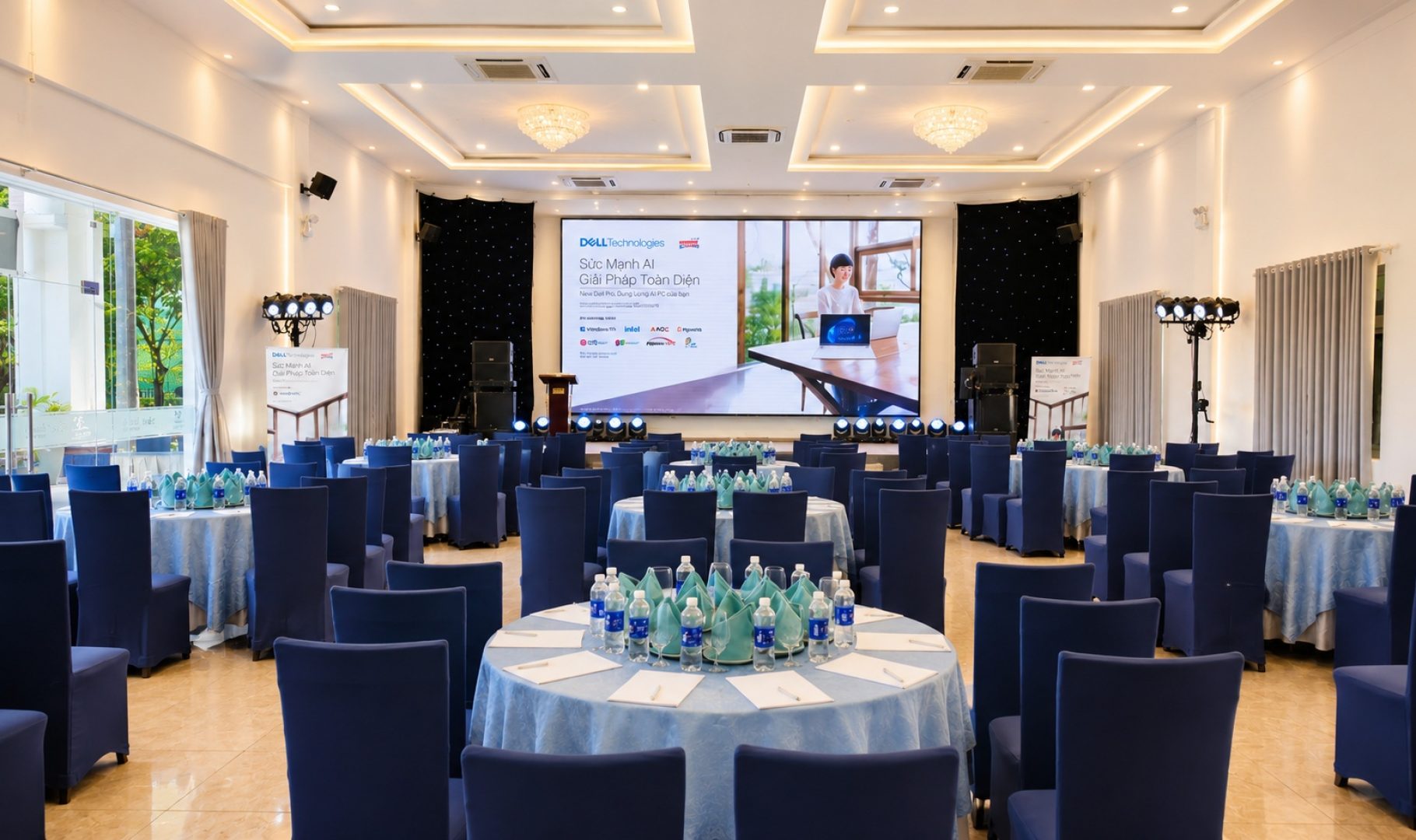 conference_hall_compressed_1_8MB